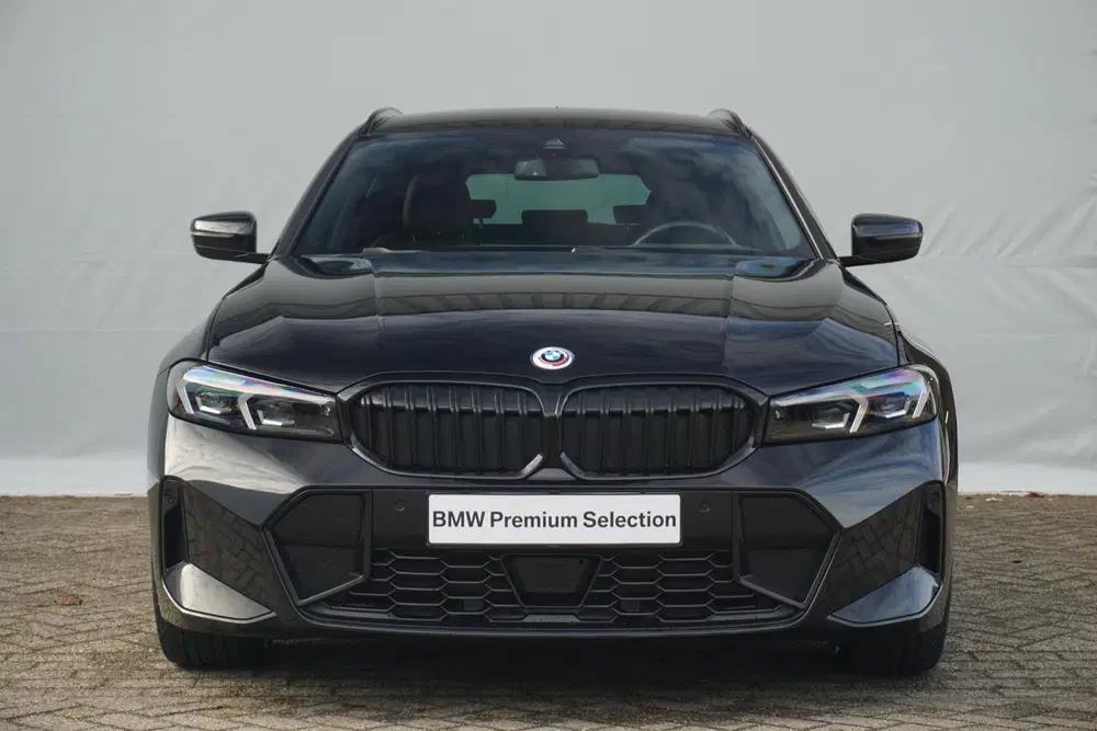 BMW 3-serie Touring 320e M Sportpakket Pro 19'' uit 2022, foto 3