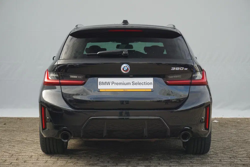 BMW 3-serie Touring 320e M Sportpakket Pro 19'' uit 2022, foto 5
