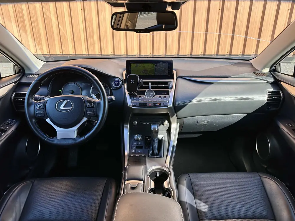 Lexus NX 300h AWD Luxury Line | Schuif/Kanteldak | Cruise Co uit 2019, foto 11