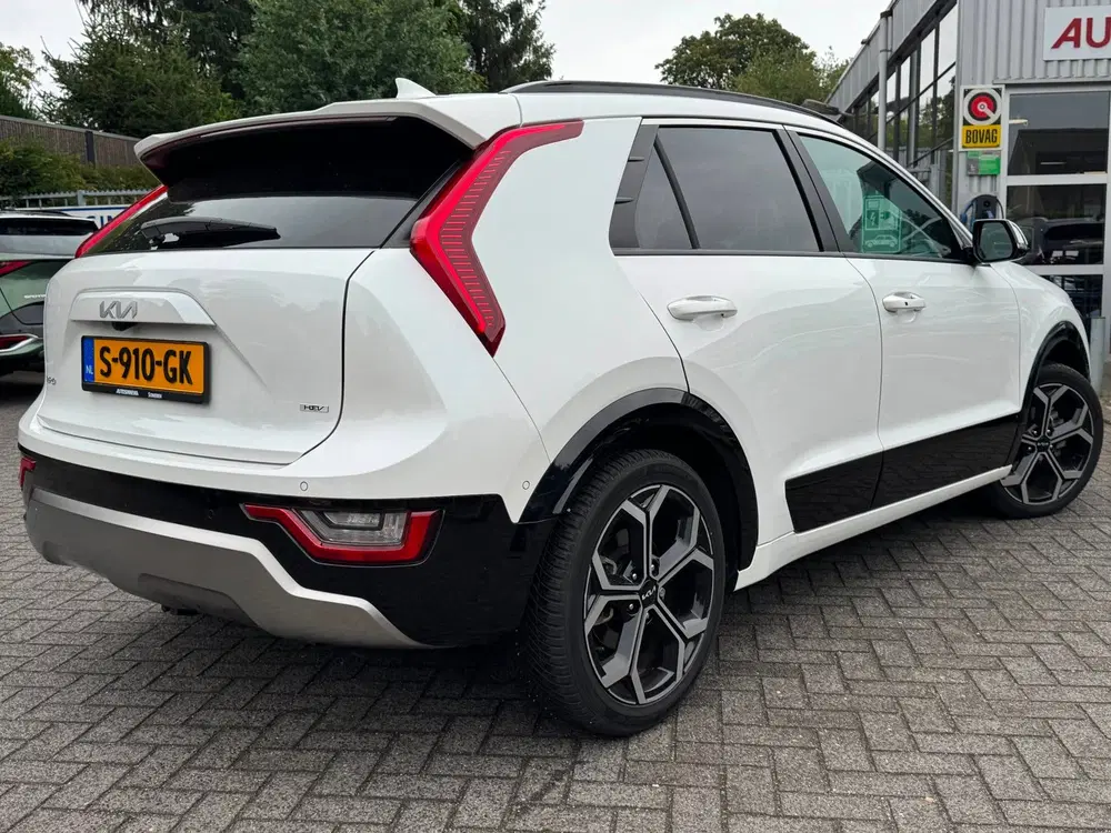 Kia Niro 1.6 GDi Hybrid ExecutiveLine uit 2023, foto 2