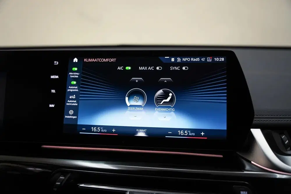 BMW iX1 xDrive30 Executive [ LED Leder Navi Camera uit 2023, foto 8