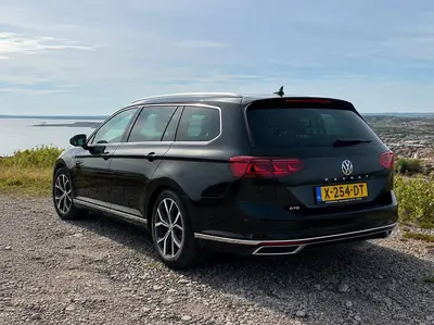 Volkswagen Passat Variant VW Passat GTE | Panorama HUD Dynaudio Massage MatrixLED 360 uit 2020