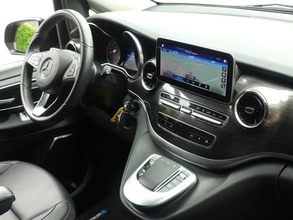 Mercedes-Benz V-Klasse 300d Extra Lang Dubbel Cabine Adaptiv uit 2023, foto 2