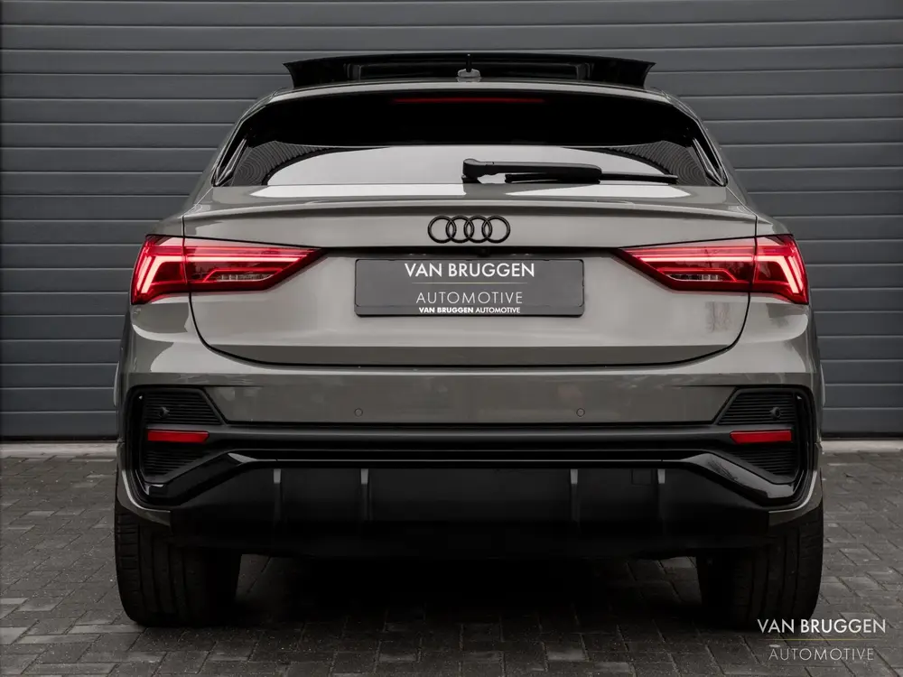 Audi Q3 35 TFSI S-Line Pano B&O Camera Keyless Tre uit 2021, foto 7