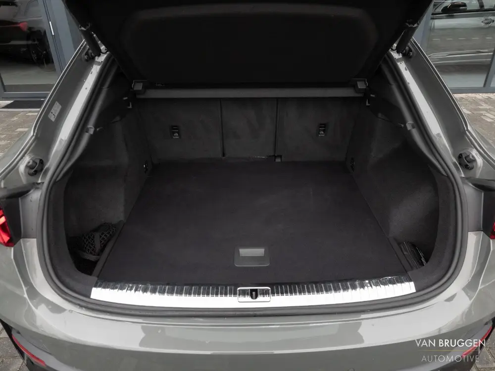 Audi Q3 35 TFSI S-Line Pano B&O Camera Keyless Tre uit 2021, foto 8
