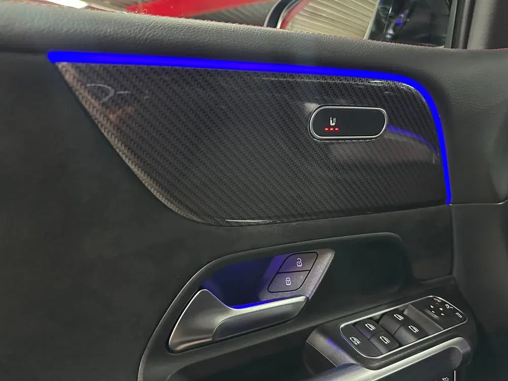 Mercedes-Benz GLB uit 2024, foto 11