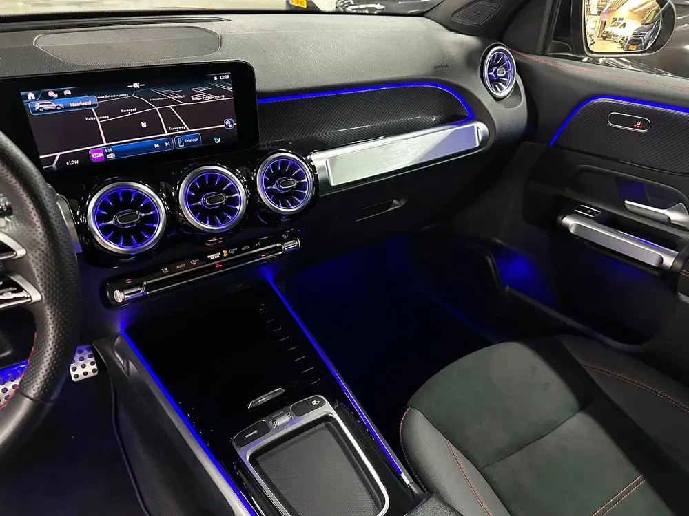 Mercedes-Benz GLB uit 2024, foto 15
