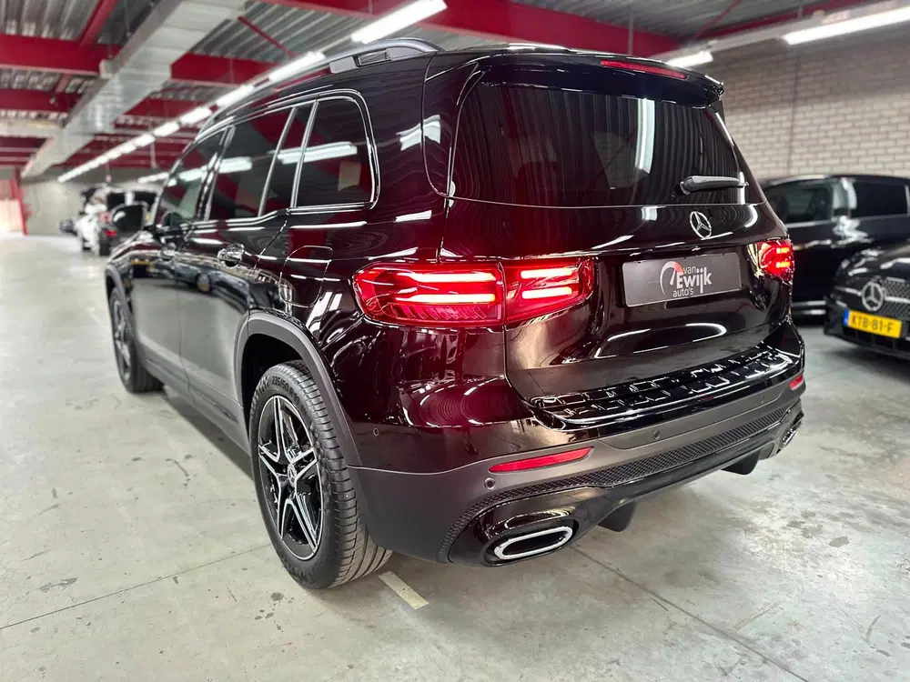 Mercedes-Benz GLB uit 2024, foto 4