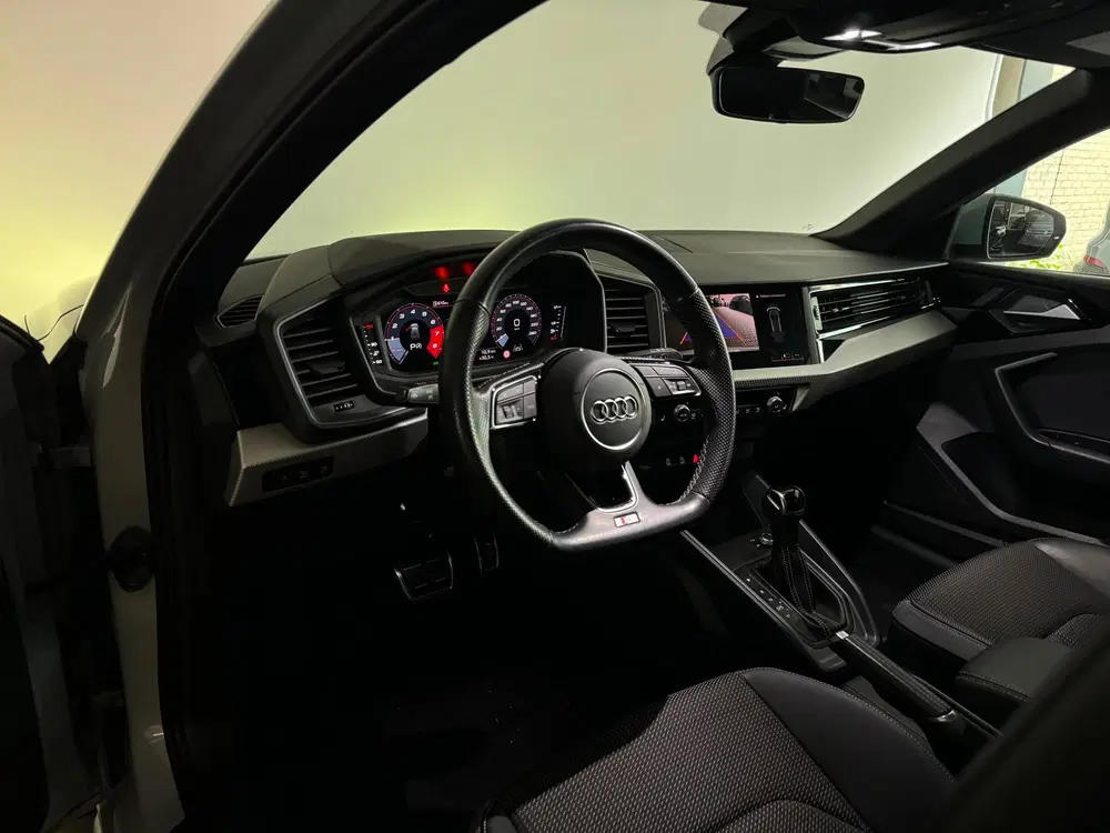Audi A1 30 TFSI Pro Line S Stoelverwarming uit 2020, foto 2