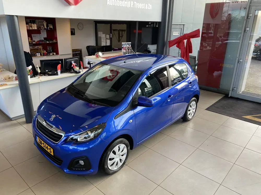 Peugeot 108 1.0 e-VTiAutomaat uit 2019, foto 2