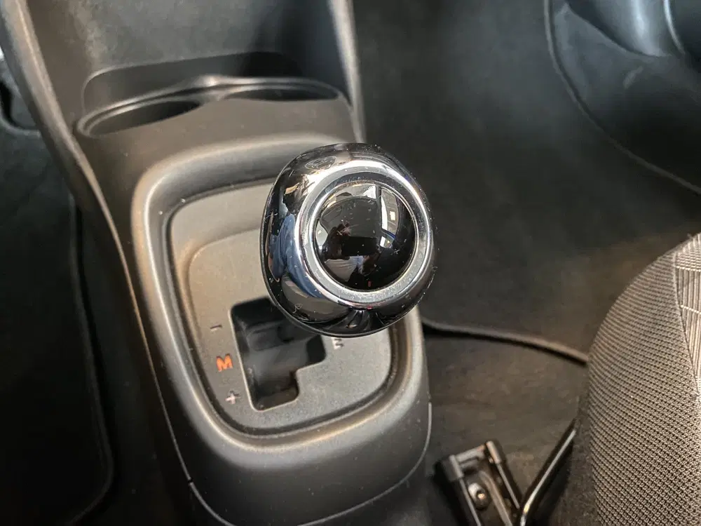Peugeot 108 1.0 e-VTiAutomaat uit 2019, foto 3