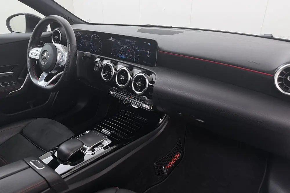 Mercedes-Benz A-Klasse 200 164 PK Aut. AMG Night-Pack Pano-d uit 2019, foto 16