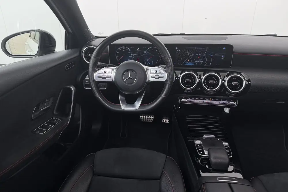 Mercedes-Benz A-Klasse 200 164 PK Aut. AMG Night-Pack Pano-d uit 2019, foto 9