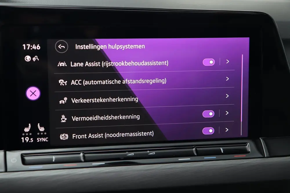 Volkswagen Golf 1.5 eTSI ACT / PANO / HUD / ACC / MEMORY / M uit 2021, foto 10