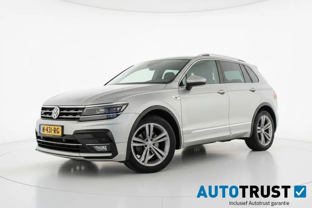 Volkswagen Tiguan 1.5 TSI DSG Highline R-Line PANO DIGID ADA uit 2020