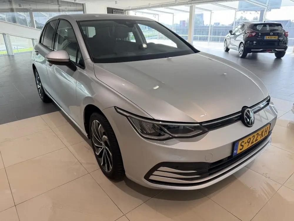 Volkswagen Golf 1.0 TSI Life (bj 2023) uit 2023, foto 2
