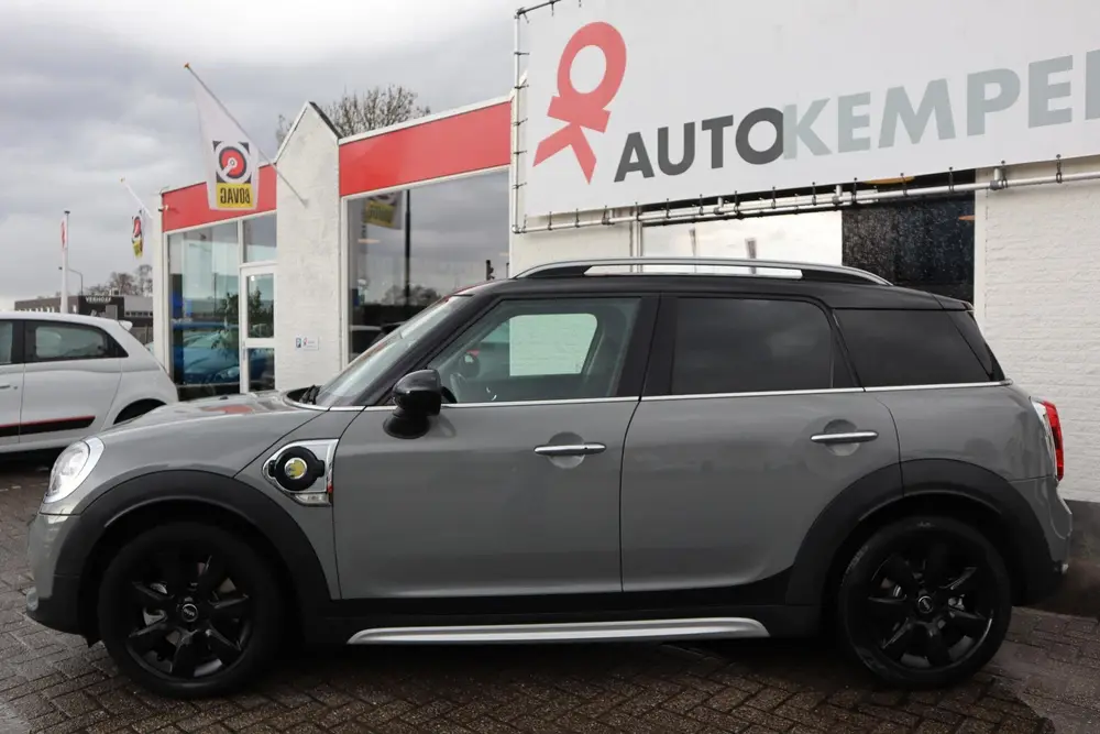 Mini Countryman 1.5 COOPER S E ALL4 PEPPER APPLE CARPLAY|NAV uit 2019, foto 2