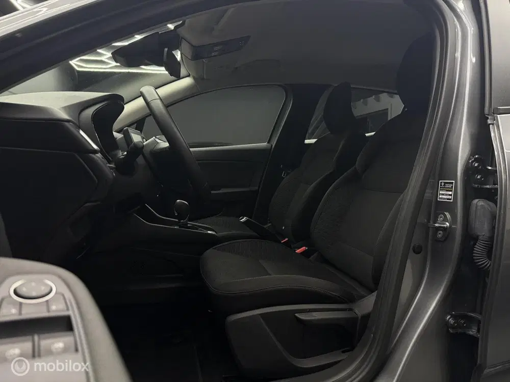 Renault Clio 1.6 E-Tech Hybrid uit 2023, foto 14