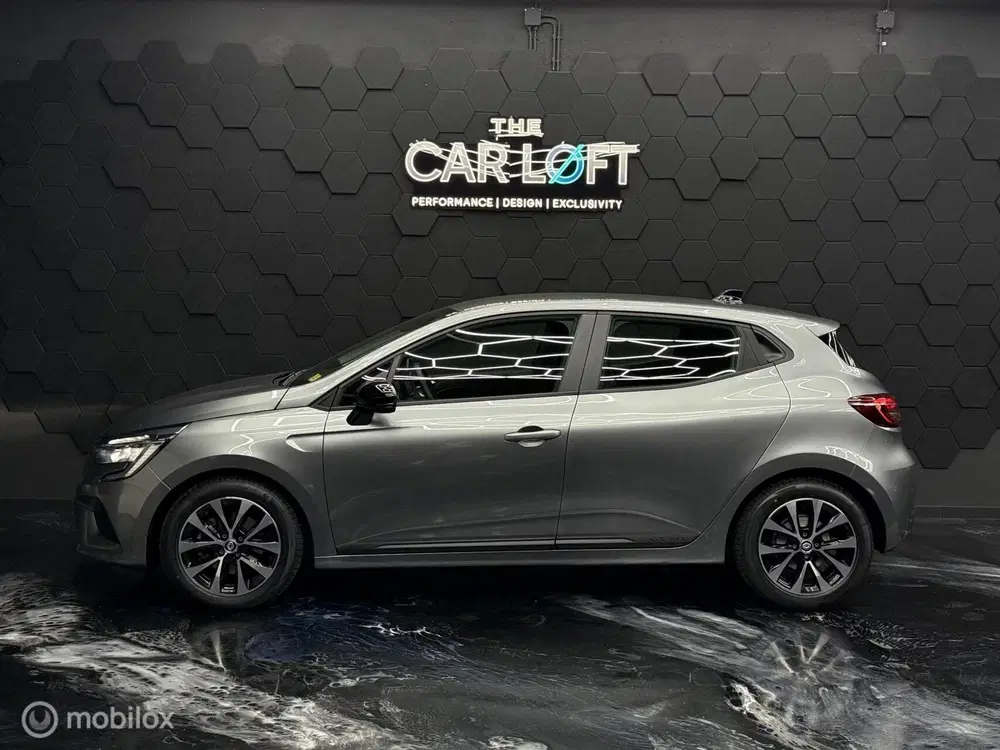 Renault Clio 1.6 E-Tech Hybrid uit 2023, foto 6