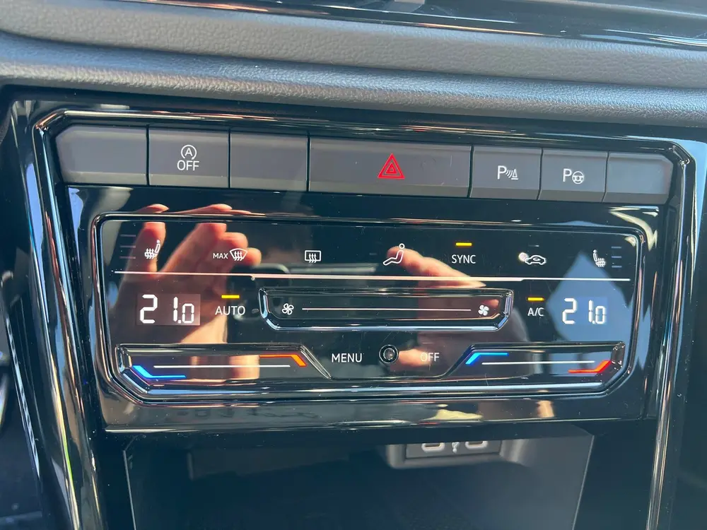 Volkswagen T-Roc 2.0 TSI 4Motion R-Line uit 2023, foto 20