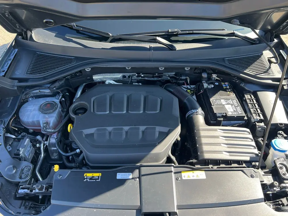 Volkswagen T-Roc 2.0 TSI 4Motion R-Line uit 2023, foto 8