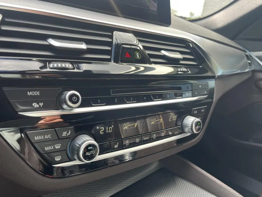 BMW 5-serie 520i M-SPORT NL AUTO NAPPA+MEMORY+19INCH N uit 2019, foto 10