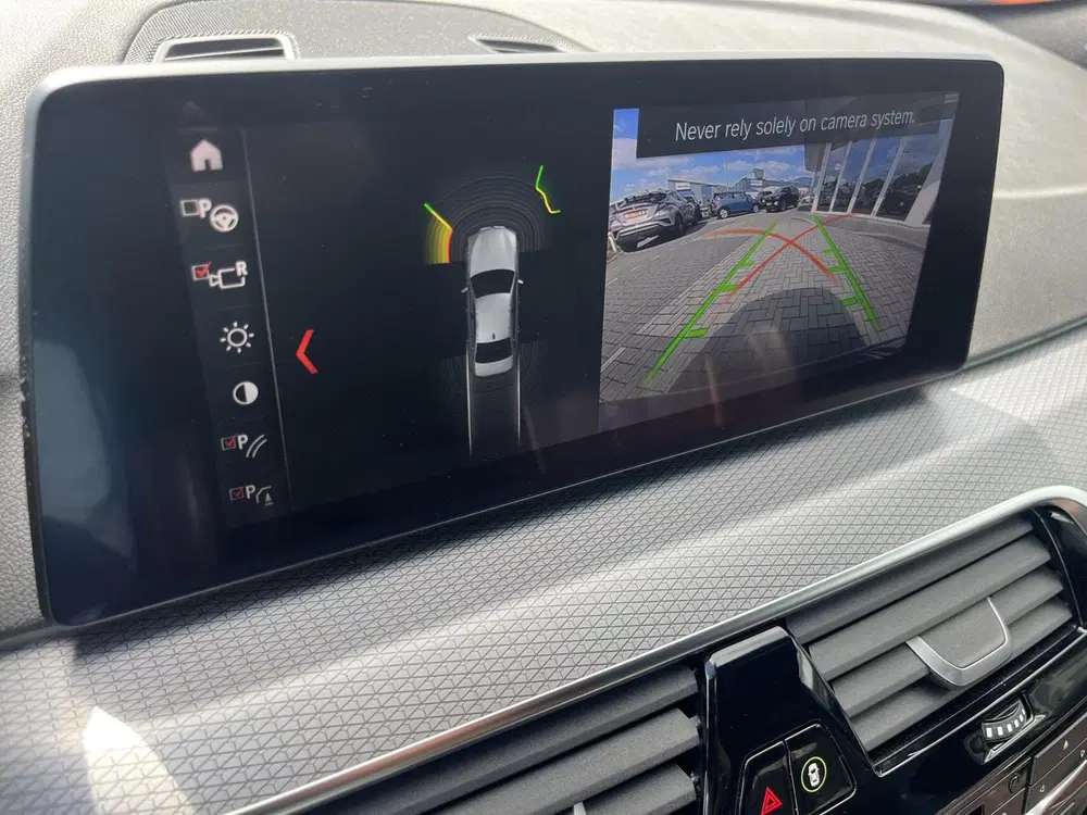 BMW 5-serie 520i M-SPORT NL AUTO NAPPA+MEMORY+19INCH N uit 2019, foto 8