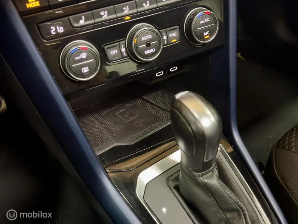 Volkswagen T-Roc 1.5 TSI United | Pano | Black Style | Stoel uit 2021, foto 18