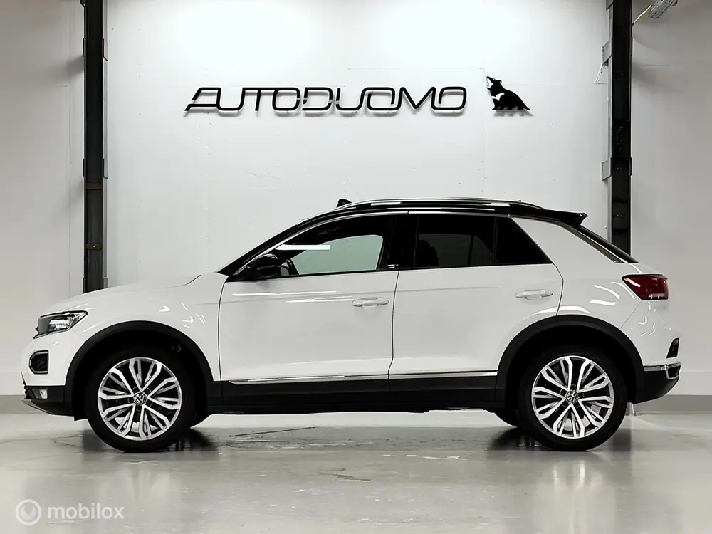 Volkswagen T-Roc 1.5 TSI United | Pano | Black Style | Stoel uit 2021, foto 2