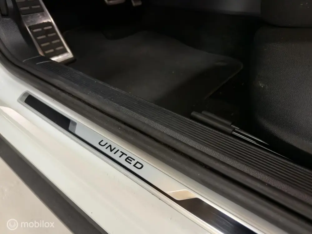 Volkswagen T-Roc 1.5 TSI United | Pano | Black Style | Stoel uit 2021, foto 9