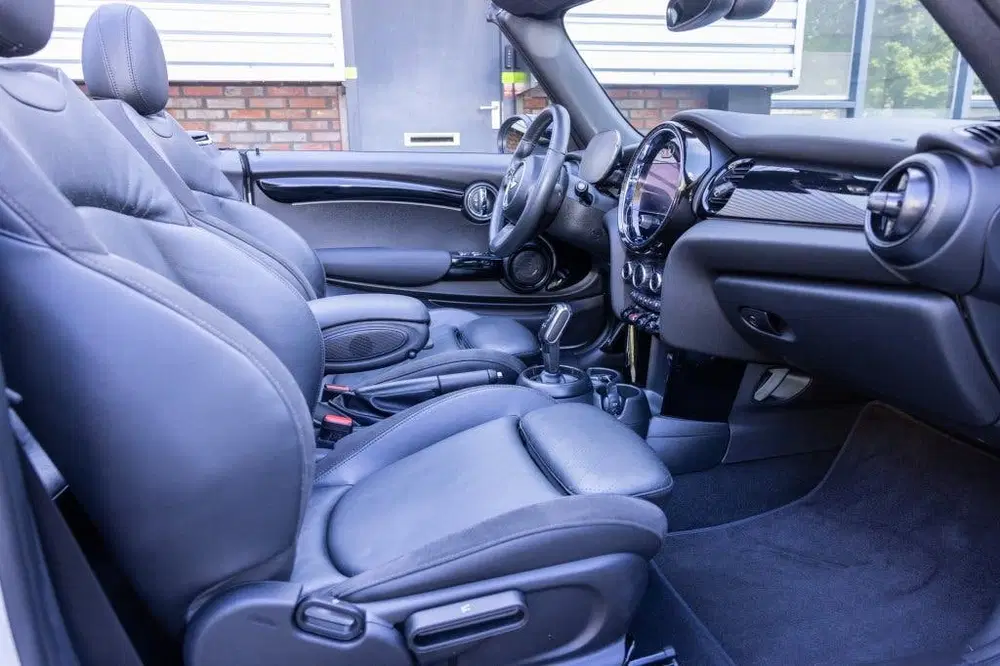Mini Cabrio Cooper Classic Trim (bj 2023 uit 2023, foto 11
