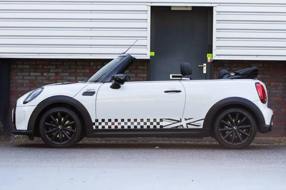 Mini Cabrio Cooper Classic Trim (bj 2023 uit 2023, foto 4