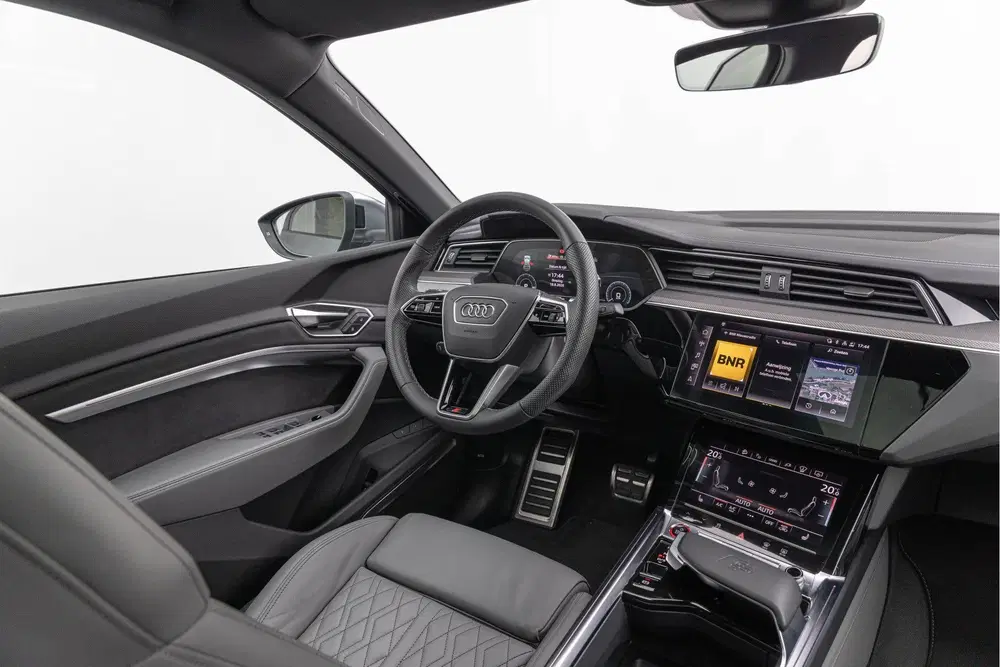 Audi Q8 SQ8 503pk Quattro 115 kWh Pano S-st uit 2024, foto 3