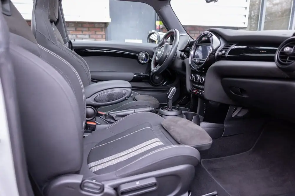 Mini Cooper S Cooper S JCW (bj 2021 uit 2021, foto 10