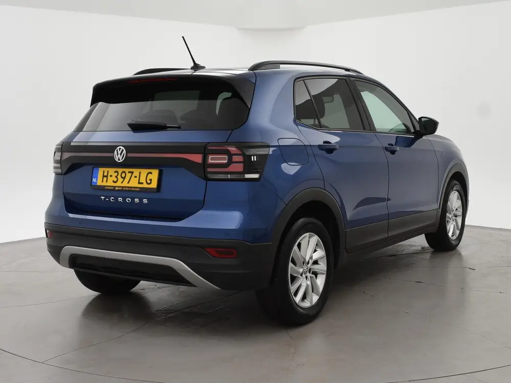 Volkswagen T-Cross 1.0 TSI LIFE + VIRTUAL COCKPIT | NAVIGATI uit 2020, foto 2