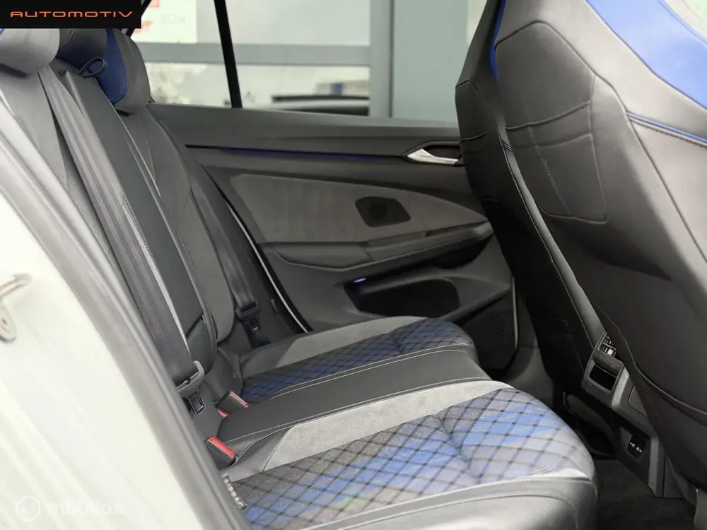 Volkswagen Golf 2.0 TSI R 4Motion PANO / AKRA / IQ-light / H uit 2021, foto 13