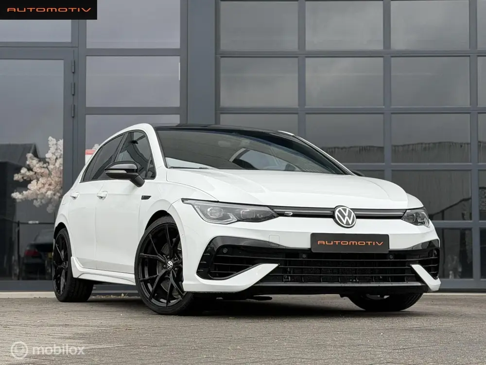 Volkswagen Golf 2.0 TSI R 4Motion PANO / AKRA / IQ-light / H uit 2021, foto 4