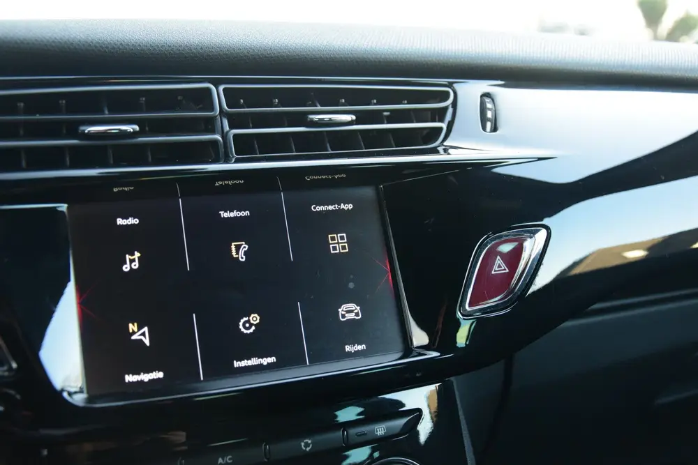 DS Automobiles 3 DS DS 3 1.2 PureTech Automaat Connected Chic Camera Ecc Crui uit 2019, foto 12