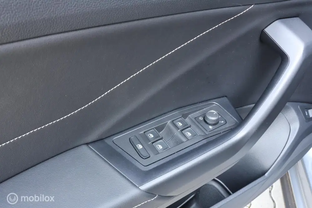 Volkswagen T-Roc 1.5 TSI DSG I R-Line | Black Style | CarPla uit 2024, foto 20