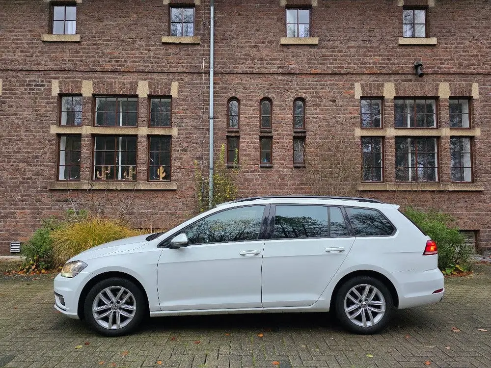Volkswagen Golf Variant 1.0 TSI 115pk 7-DSG 2019 Wit uit 2019, foto 2