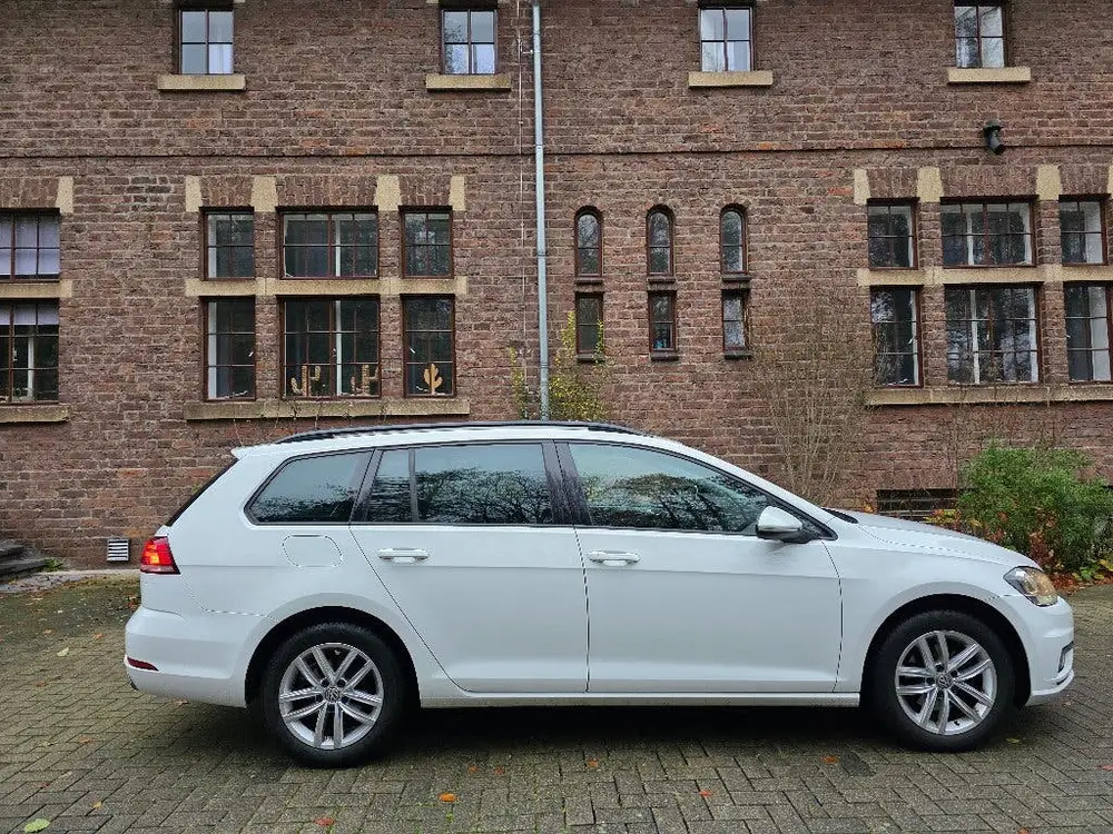 Volkswagen Golf Variant 1.0 TSI 115pk 7-DSG 2019 Wit uit 2019, foto 3
