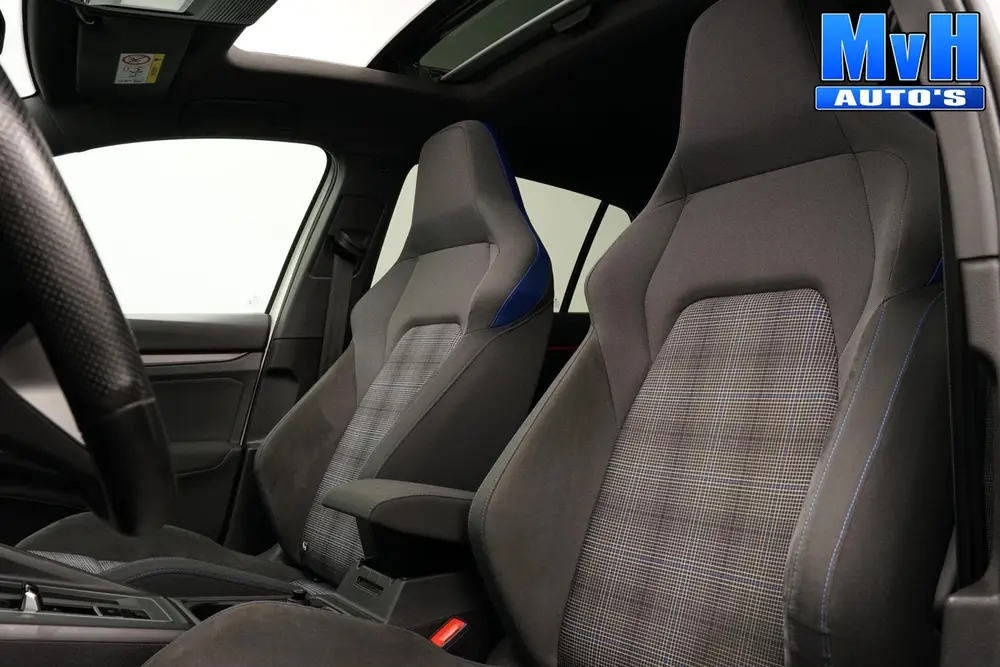 Volkswagen Golf 1.4 PHEV GTE|IQ|PANO|CAMERA|STOEL/STUUR.VERW uit 2020, foto 3