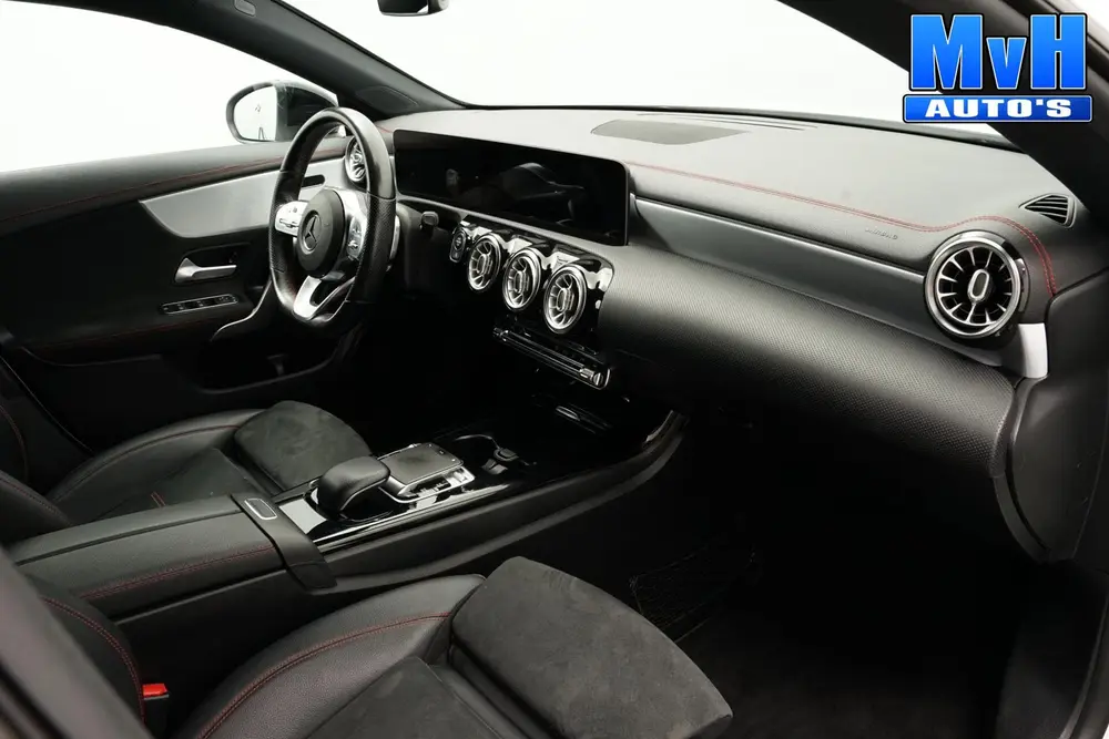 Mercedes-Benz CLA 180 Business Solution AMG uit 2019, foto 3