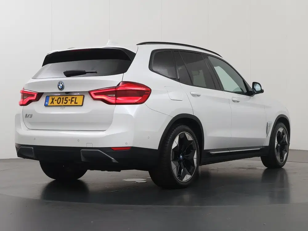 BMW iX3 Executive 80 kWh uit 2022, foto 2