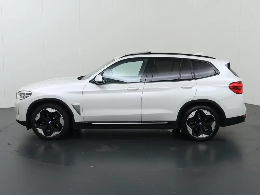 BMW iX3 Executive 80 kWh uit 2022, foto 5