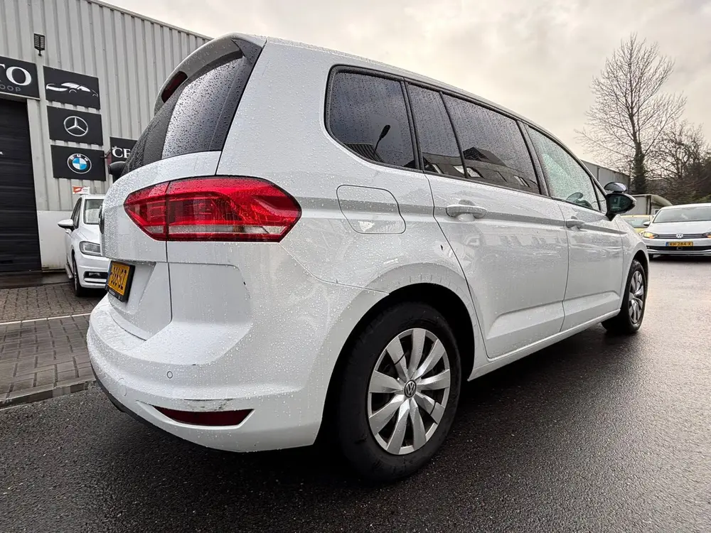 Volkswagen Touran 2.0 TDI AUTOMAAT / 180 DKM / HONDENWAGEN ! uit 2020, foto 2
