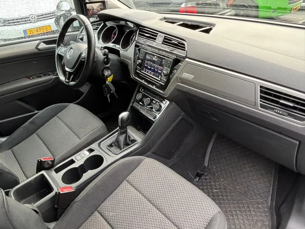 Volkswagen Touran 2.0 TDI AUTOMAAT / 180 DKM / HONDENWAGEN ! uit 2020, foto 3