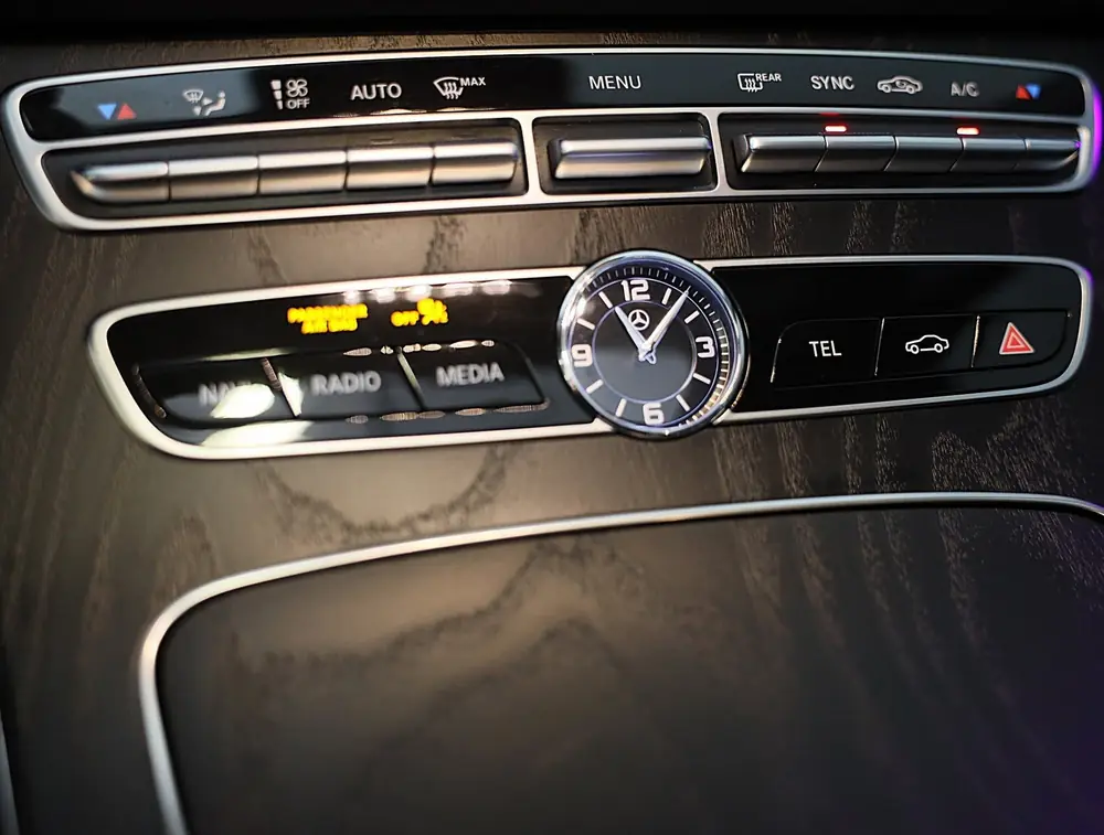 Mercedes-Benz E-Klasse 200 AMG Line / Aut / Leder / Burmeste uit 2020, foto 11
