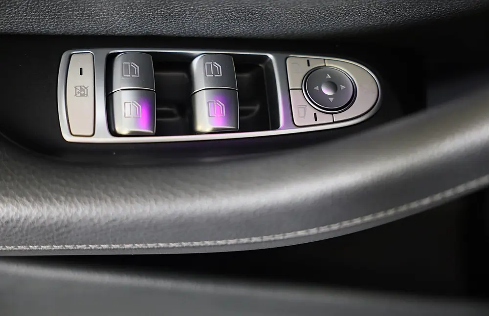 Mercedes-Benz E-Klasse 200 AMG Line / Aut / Leder / Burmeste uit 2020, foto 16