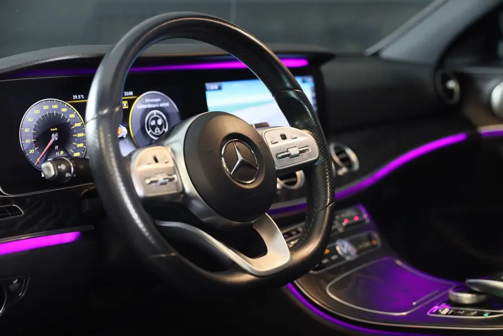 Mercedes-Benz E-Klasse 200 AMG Line / Aut / Leder / Burmeste uit 2020, foto 20